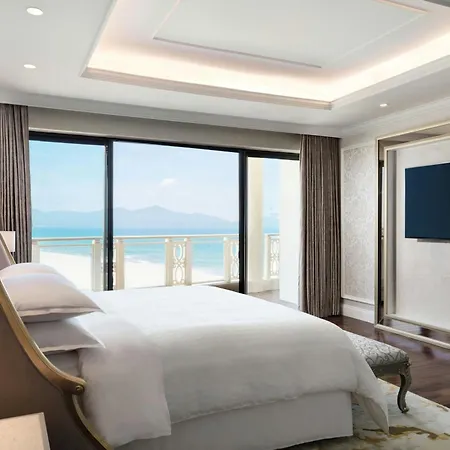 Sheraton Grand Danang Resort & Convention Center Exterior photo