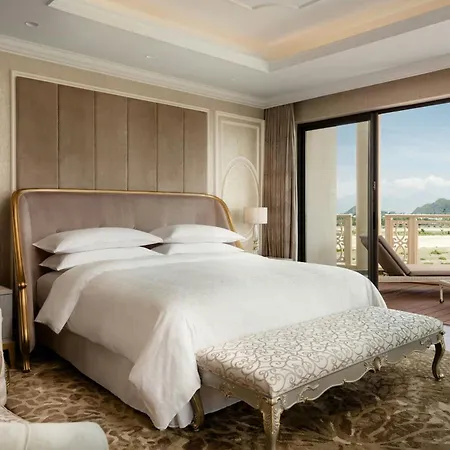 Sheraton Grand Danang Resort & Convention Center Exterior photo