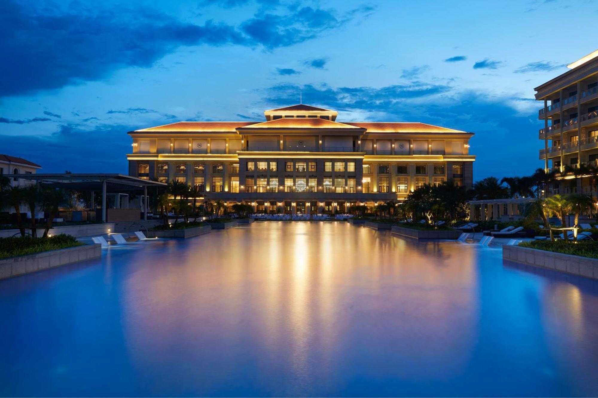 Sheraton Grand & Convention Center 5* Đà Nẵng